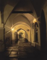 Podloubí na náměstí v&nbsp;Domažlicích